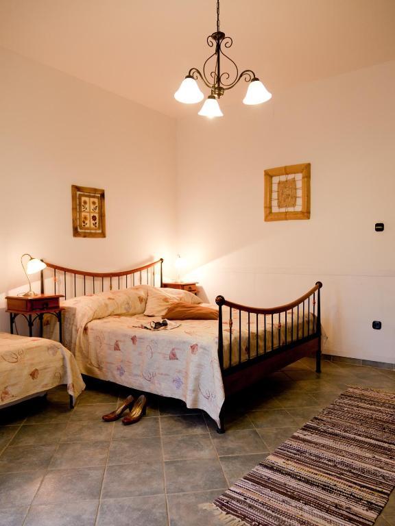 Somogy Kertje Ueduelofalu Es Etterem Bonnya Quarto foto